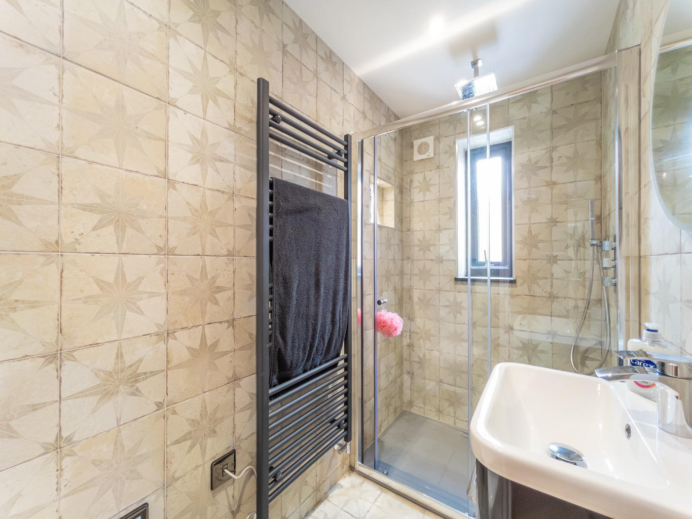Crowntown, Stunning detached four bedroom home, photo 16