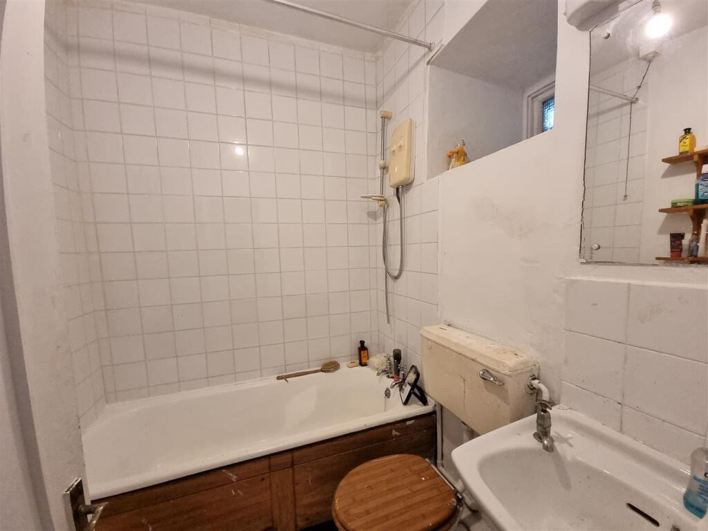 Ground Floor Flat, Peverell Road, Porthleven, photo 9