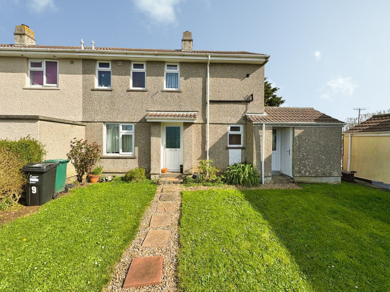 Cury, Two bed home with generous outdoor space