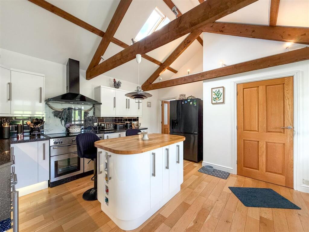 Farms Common, Stunning Barn Conversion, photo 3