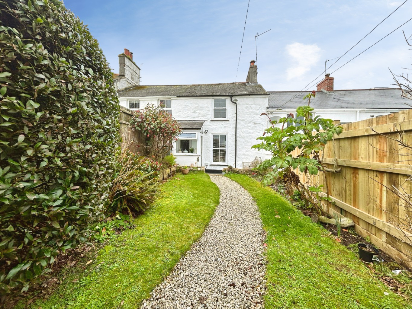 Hayle, Charming two bedroom mid-terrace home