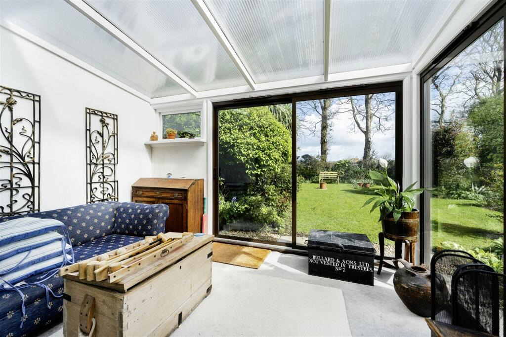 Mullion, Spacious four bed home, photo 6