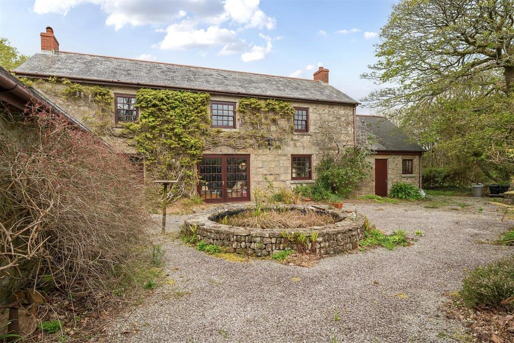 Crowntown, Barn conversion set within generous grounds, photo 10