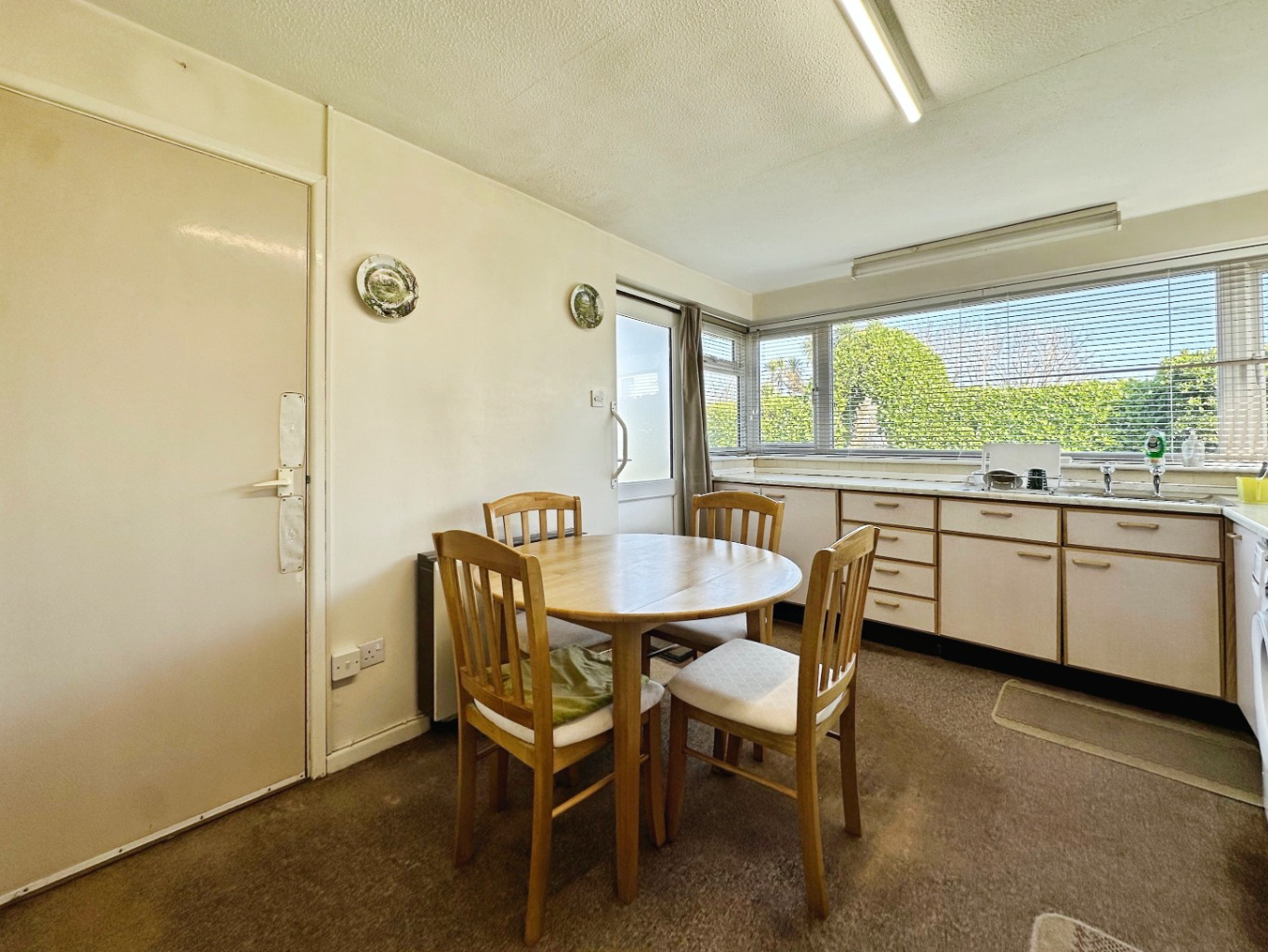 Kuggar, Detached bungalow with potential and no chain, photo 8
