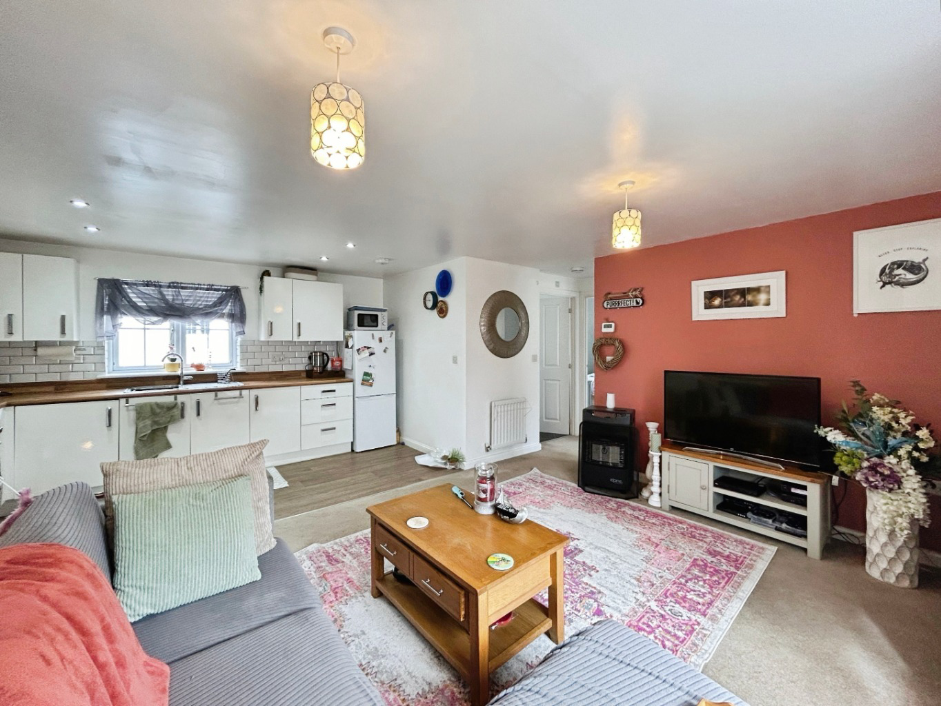 Hayle, Stylish two bed home, photo 2