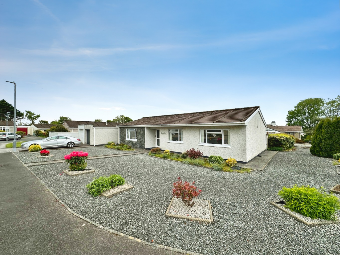 Camborne, Spacious levelled bungalow with enclosed garden