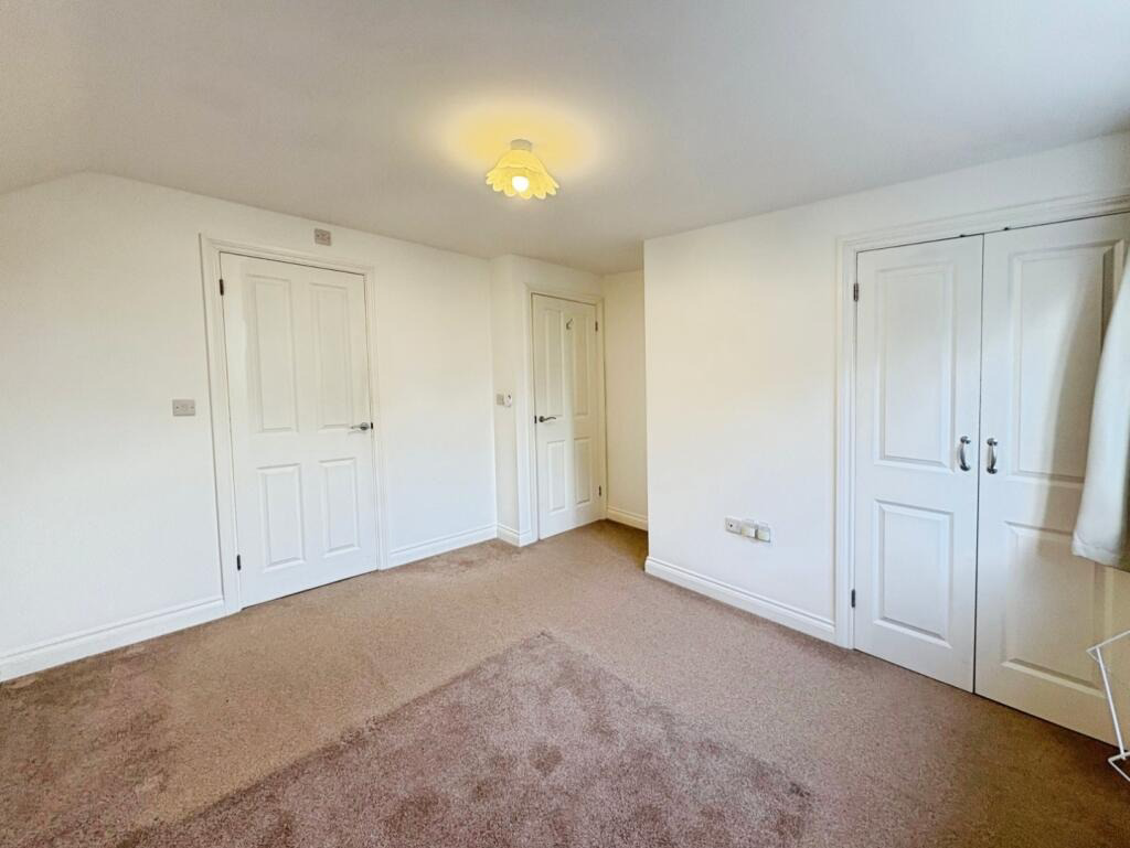 Connor Downs, Spacious family home, photo 13