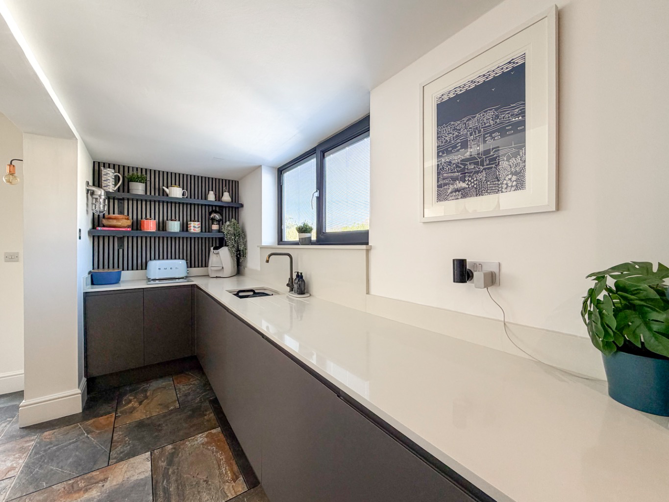 St. Ives, Immaculately presented family home, photo 9