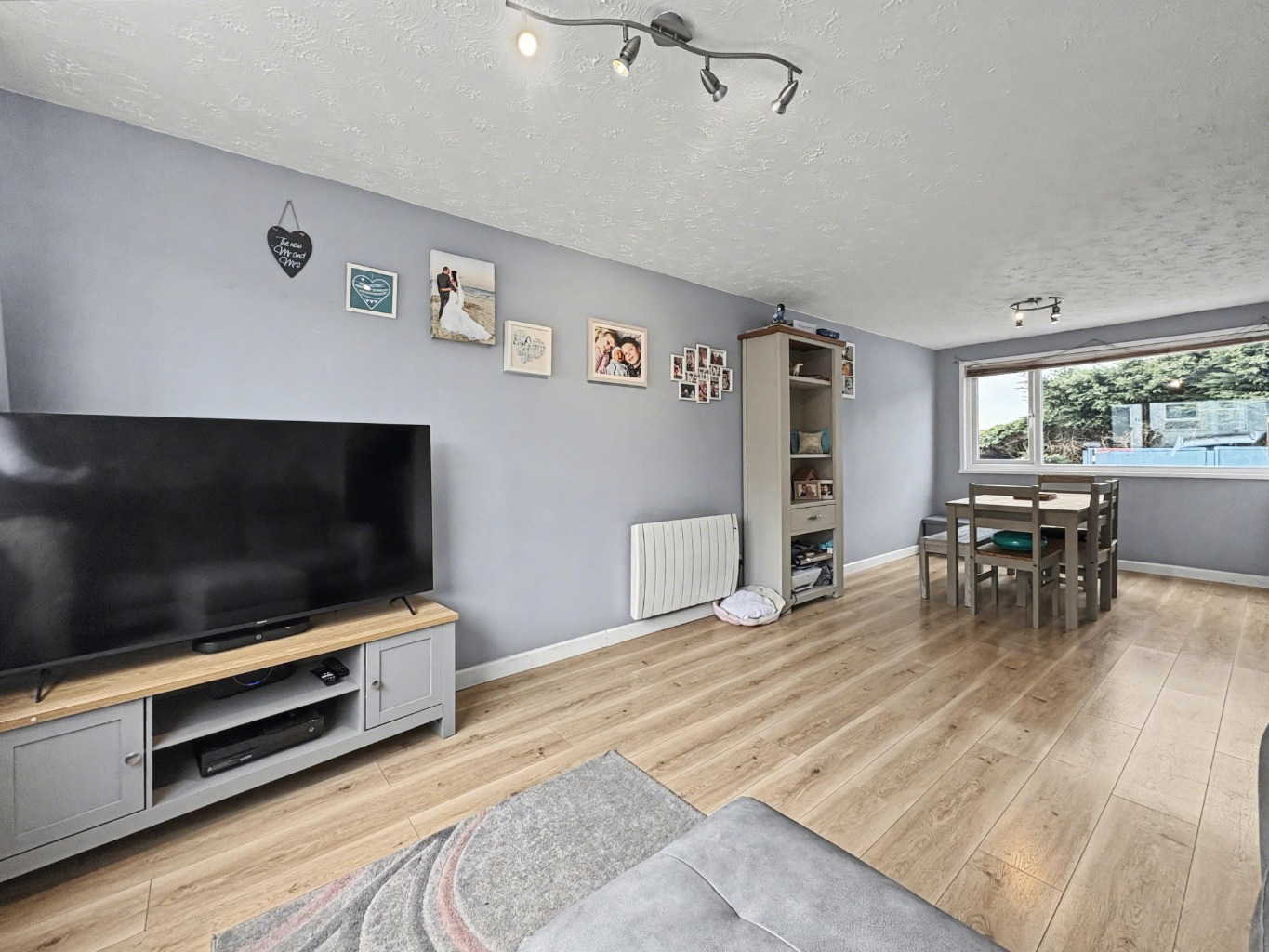 Helston, Well presented three bedroom home, photo 10