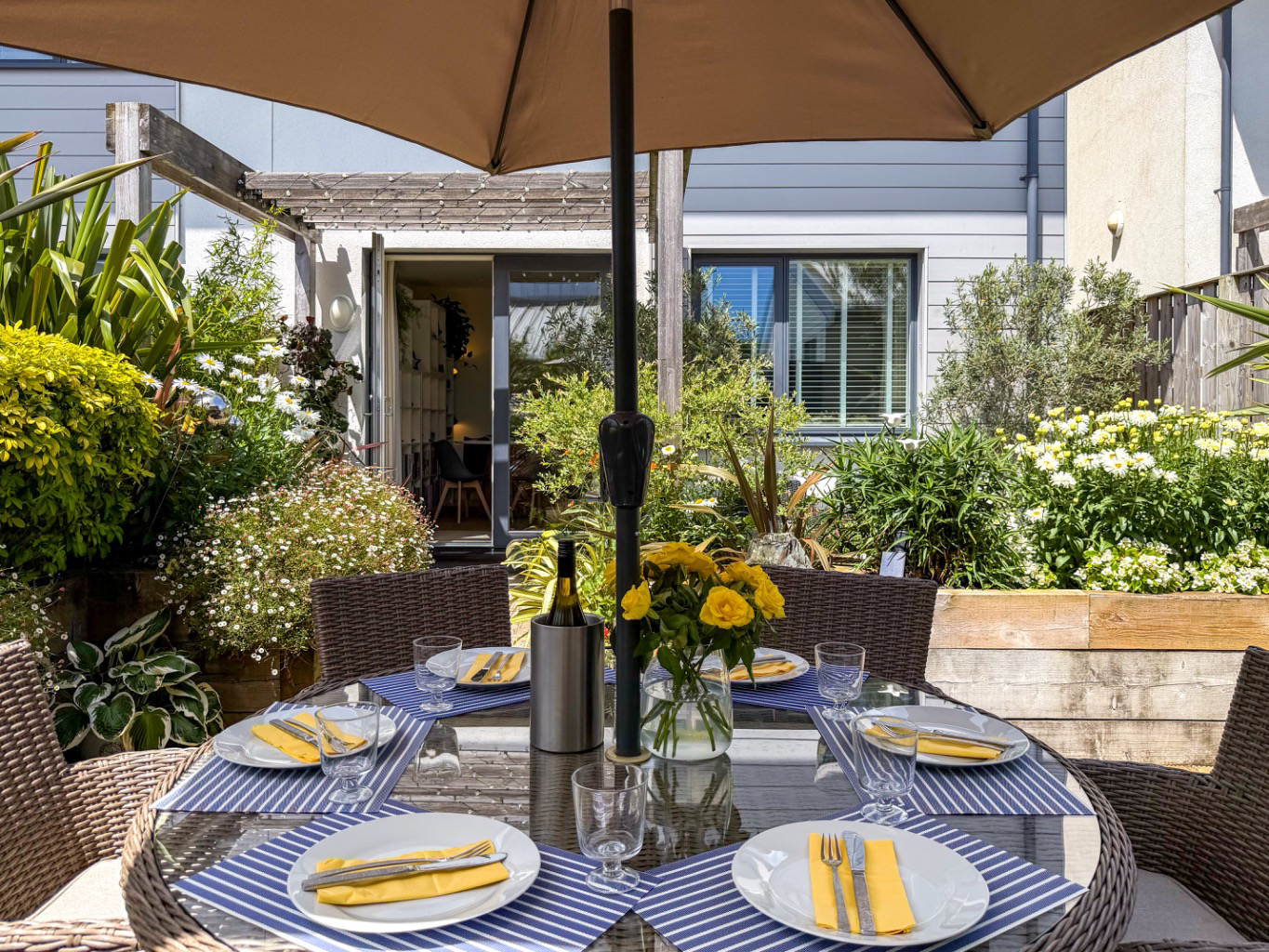 Hayle, Exceptional three bedroom home, photo 27