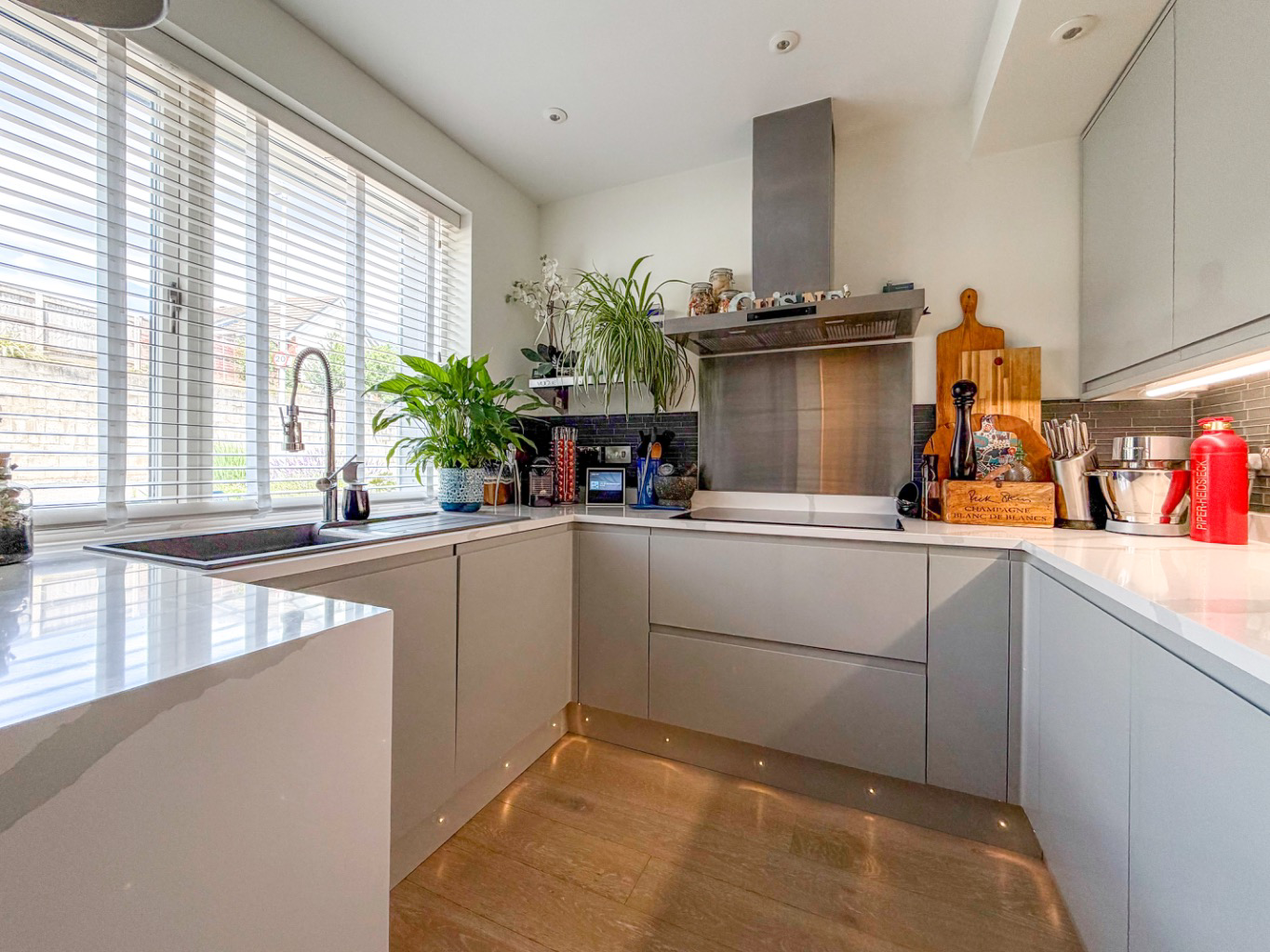 Hayle, Exceptional three bedroom home, photo 7