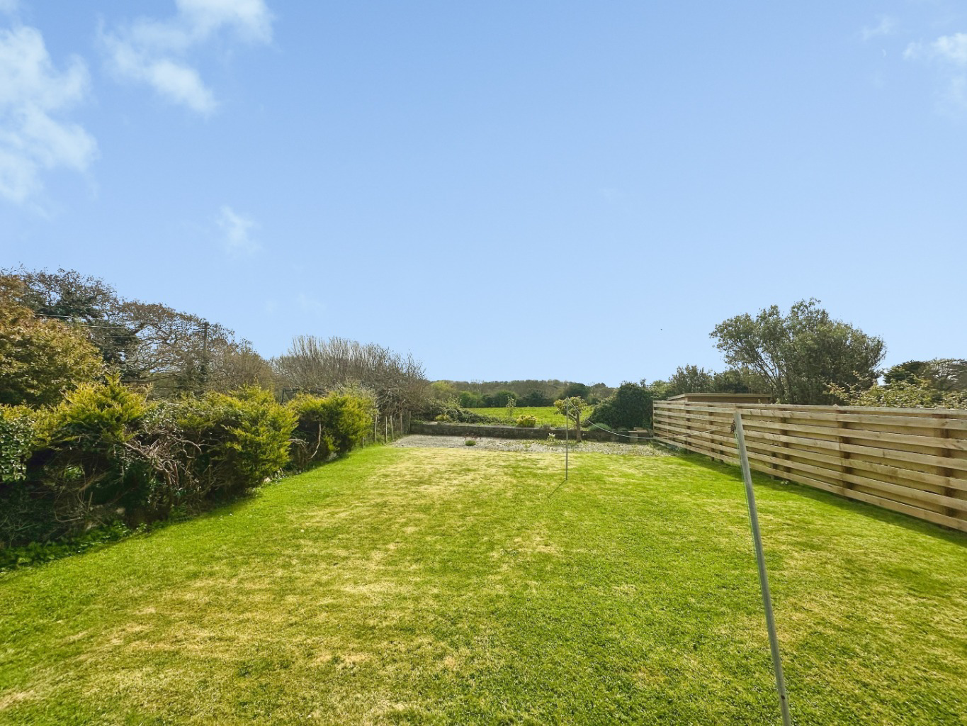 Mawgan, Local buyers home with large garden, photo 17