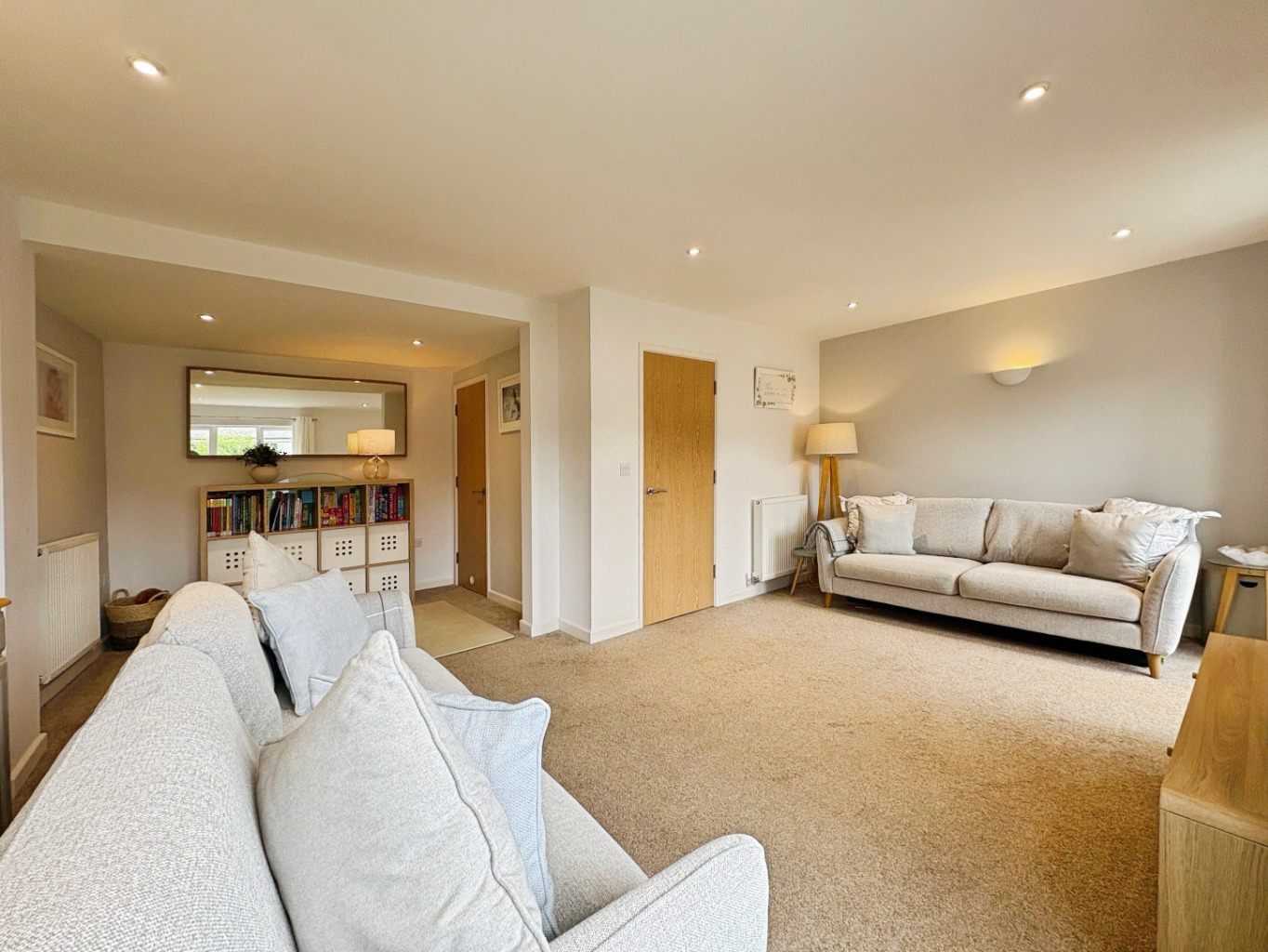 Redruth, Modern family home, photo 2
