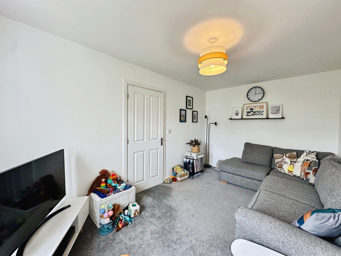 Ashton, Modern two bed home, photo 3