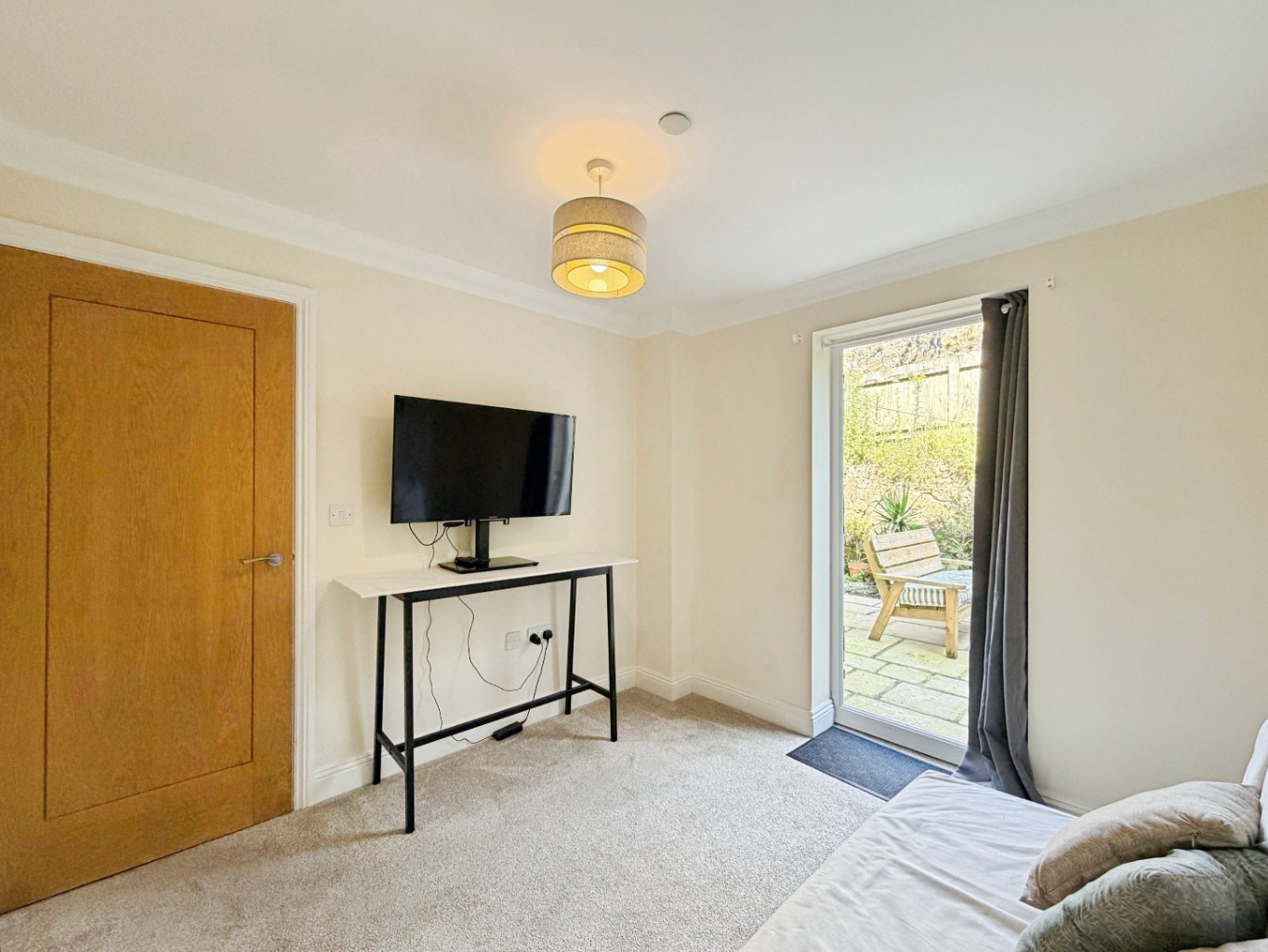 Helston, Ideal family home moments from town, photo 4