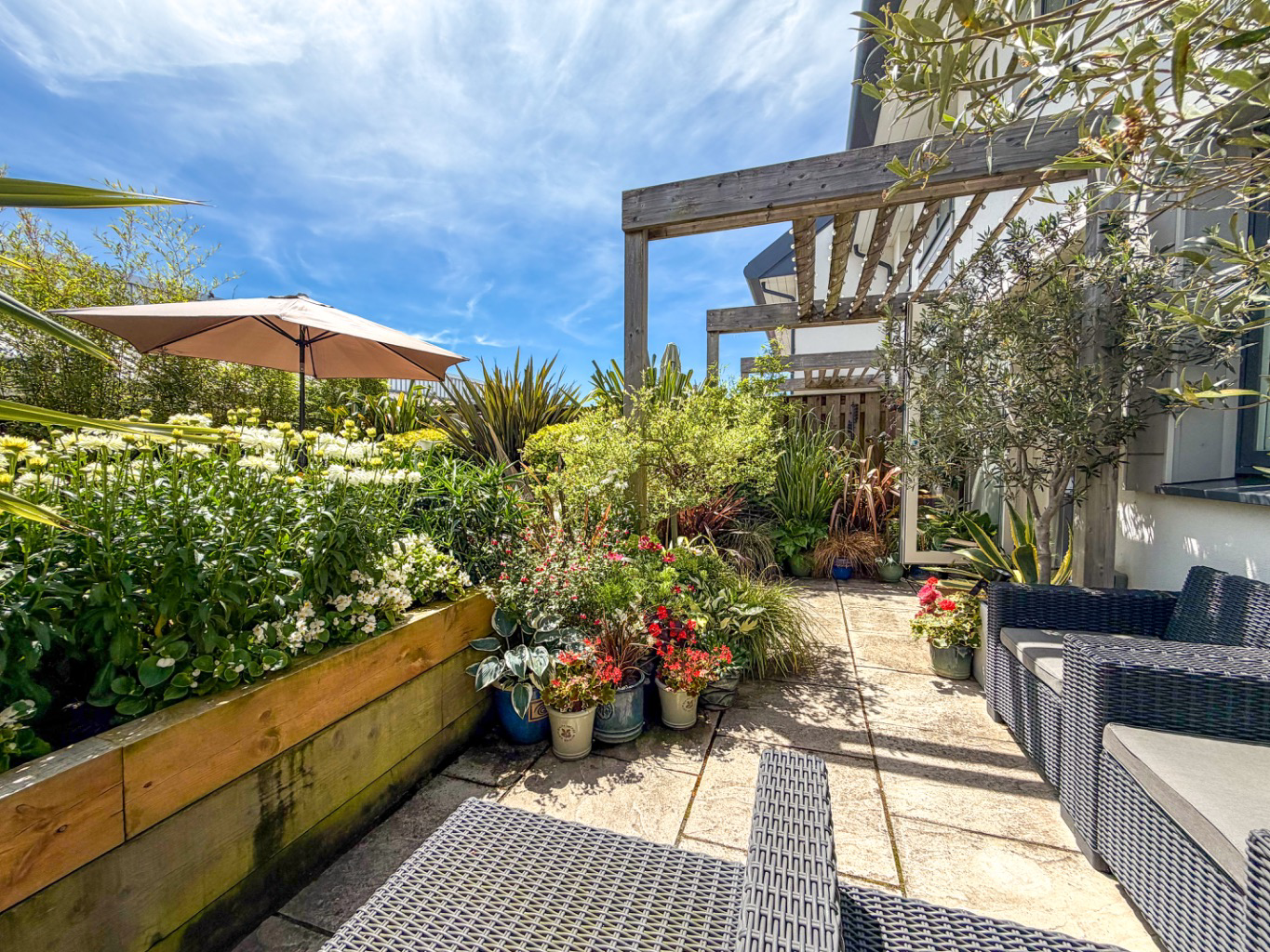 Hayle, Exceptional three bedroom home, photo 15