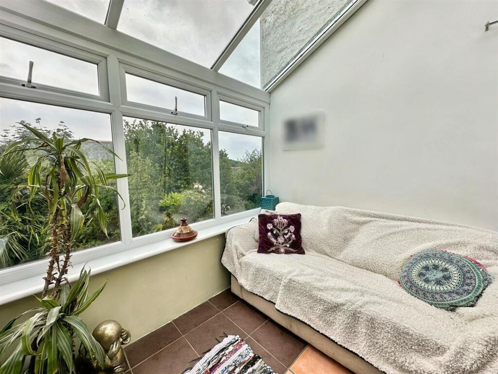 Cottage in countryside setting, Lowertown, photo 6