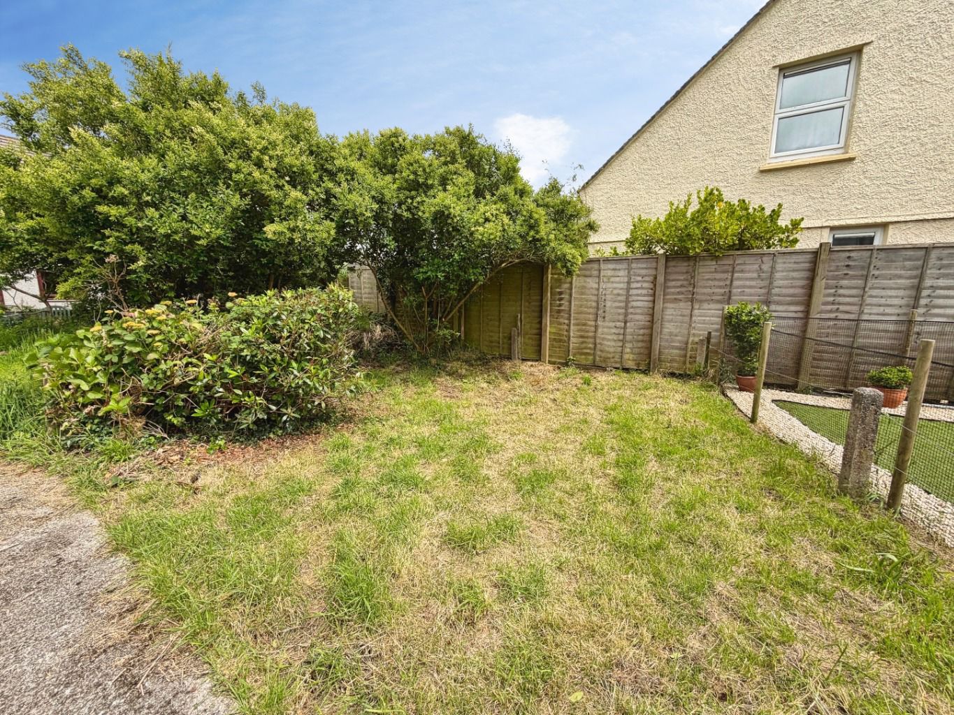 Mawgan, First floor flat with no onward chain, photo 11