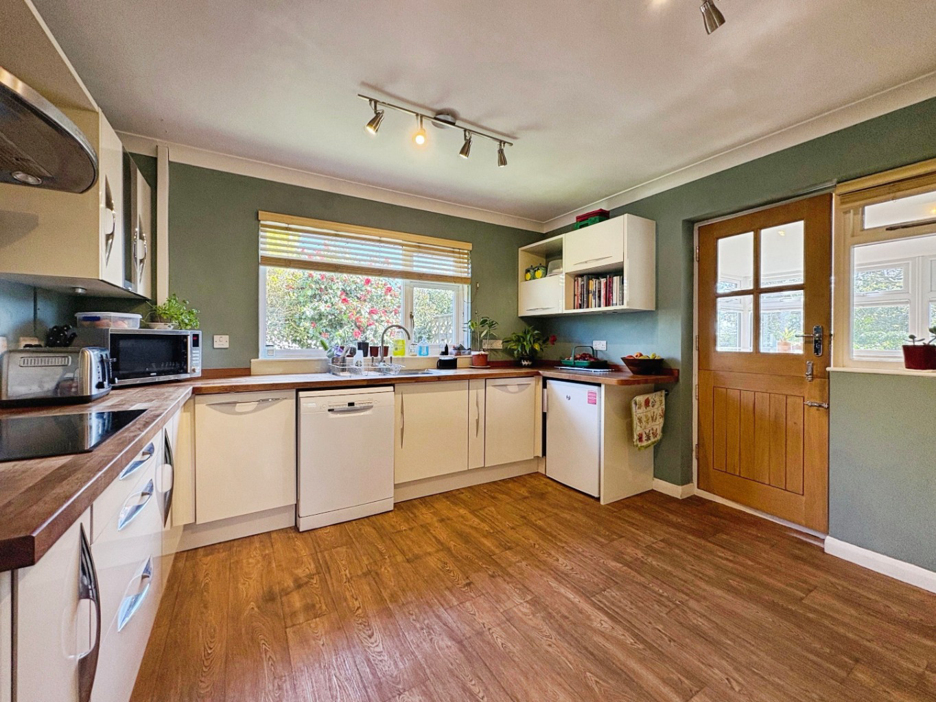 Leedstown, Bungalow set on a generous plot, photo 6