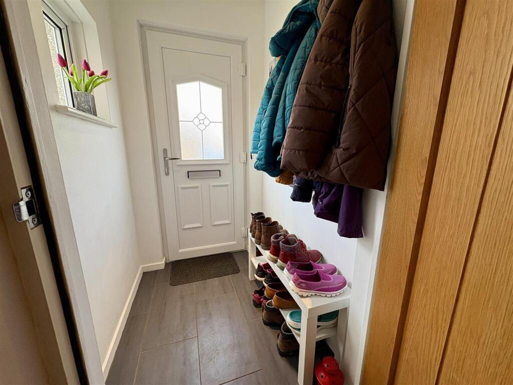 Helston, Ideal first home in sought-after location, photo 3