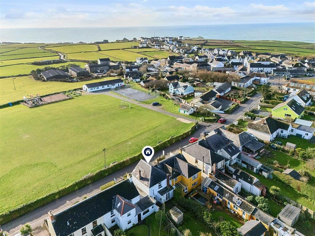 The Lizard, Cottage with sea views and no chain, photo 20