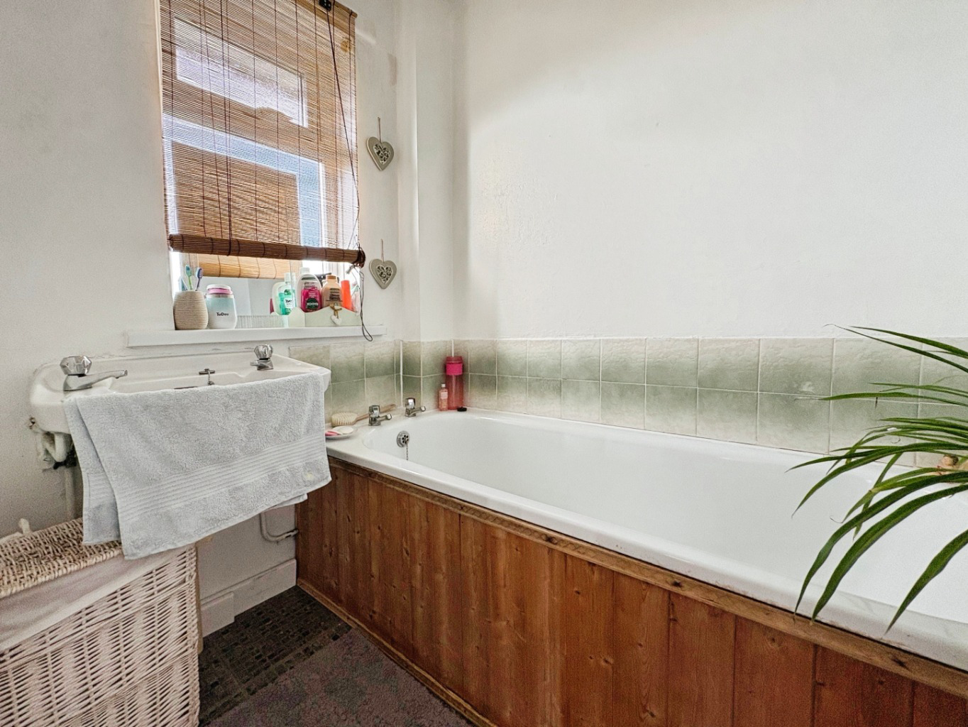 Cury, Two bed home with generous outdoor space, photo 13