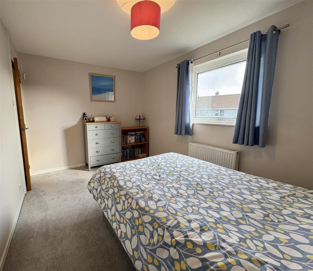 Helston, Ideal first home in sought-after location, photo 10