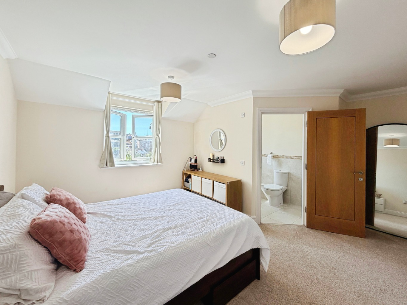 Helston, Ideal family home moments from town, photo 12