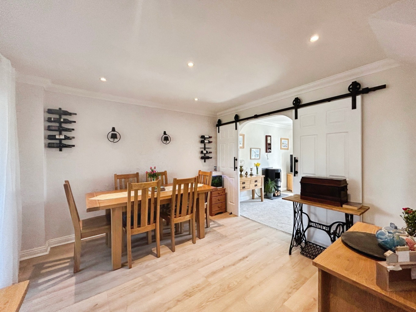 Redruth, Spacious family home, photo 3