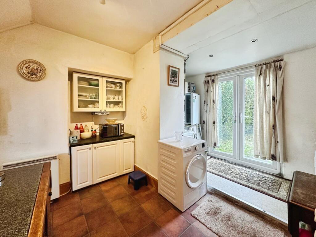 The Lizard, Cottage with sea views and no chain, photo 6