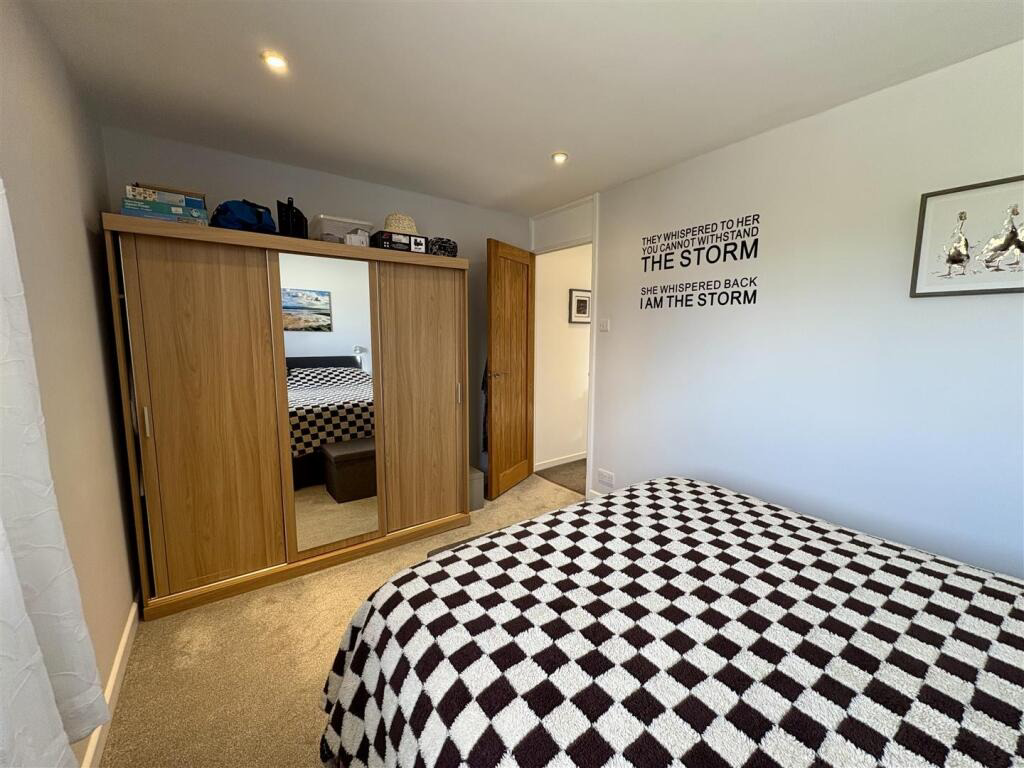 Helston, Ideal first home in sought-after location, photo 9