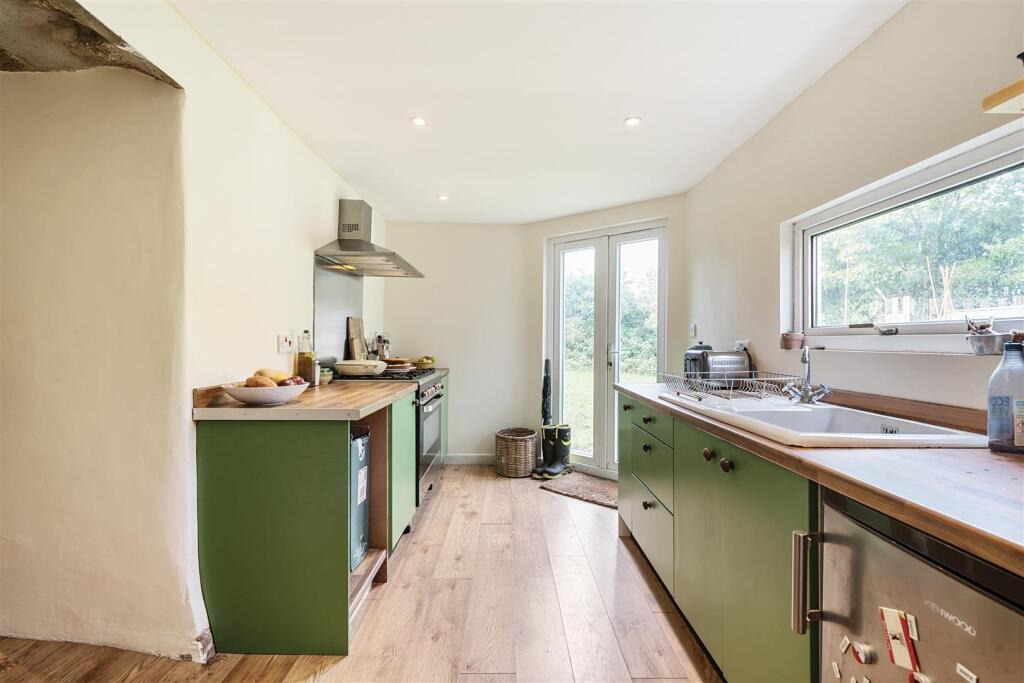 Beacon, Charming semi-detached cottage with land, photo 8