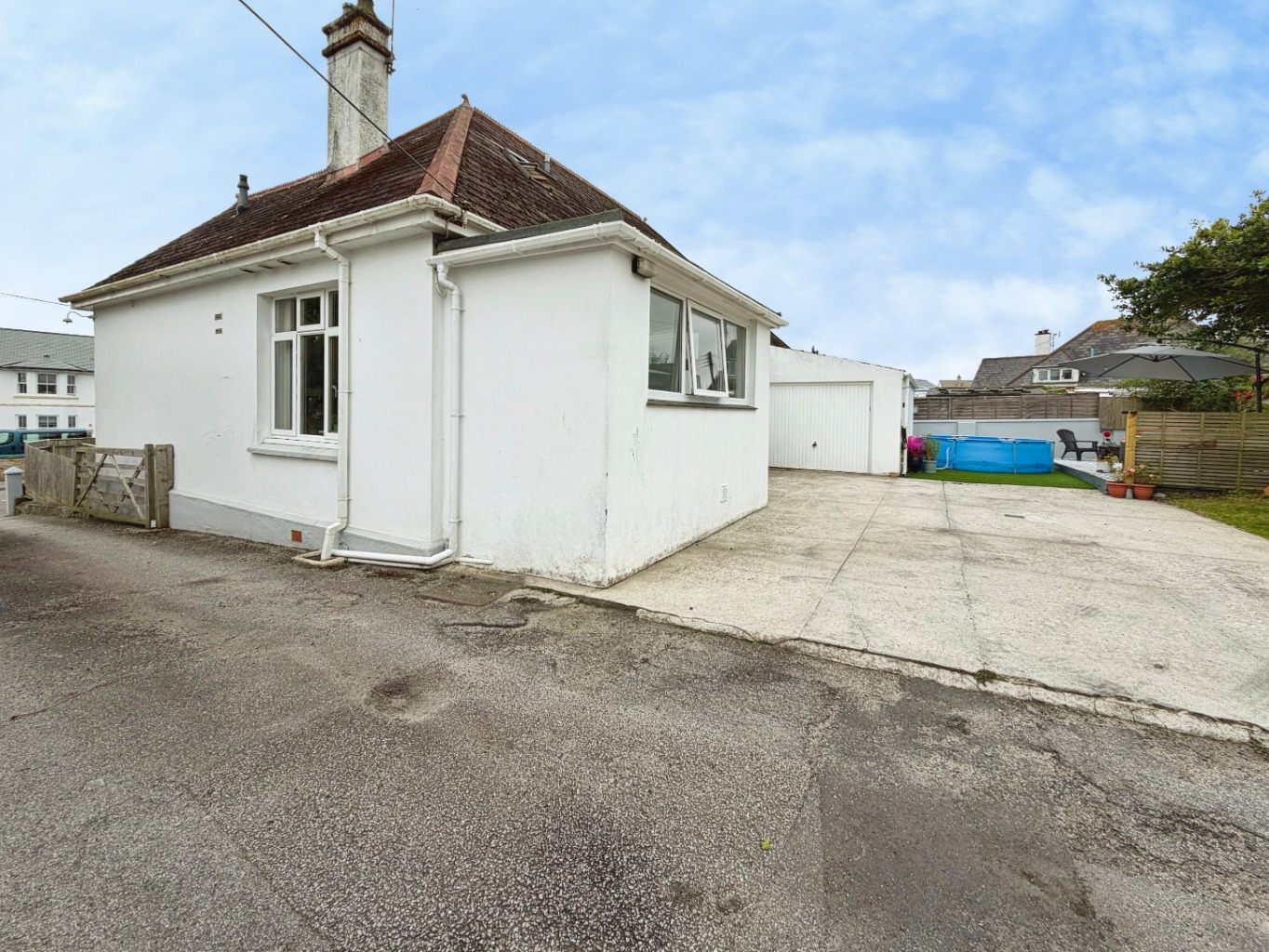 Helston, Spacious four bed family home, photo 24