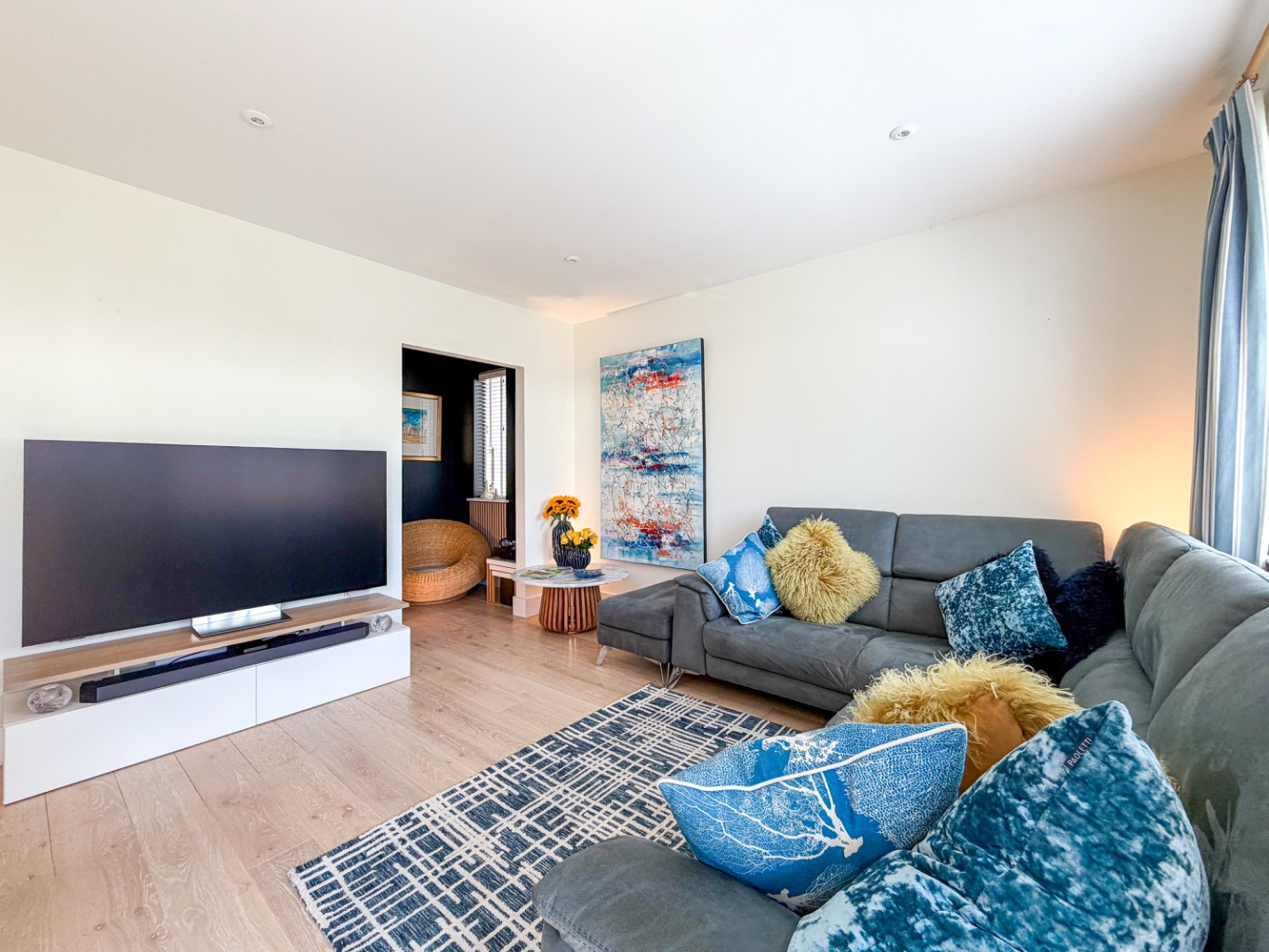 Hayle, Exceptional three bedroom home, photo 11