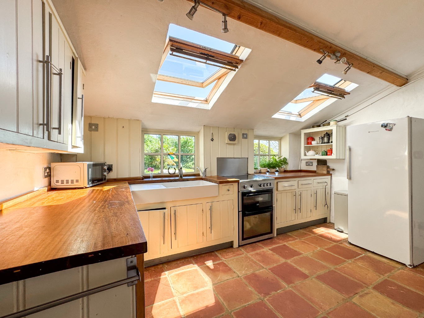 Near Godolphin Cross, Countryside home set within large grounds, photo 4