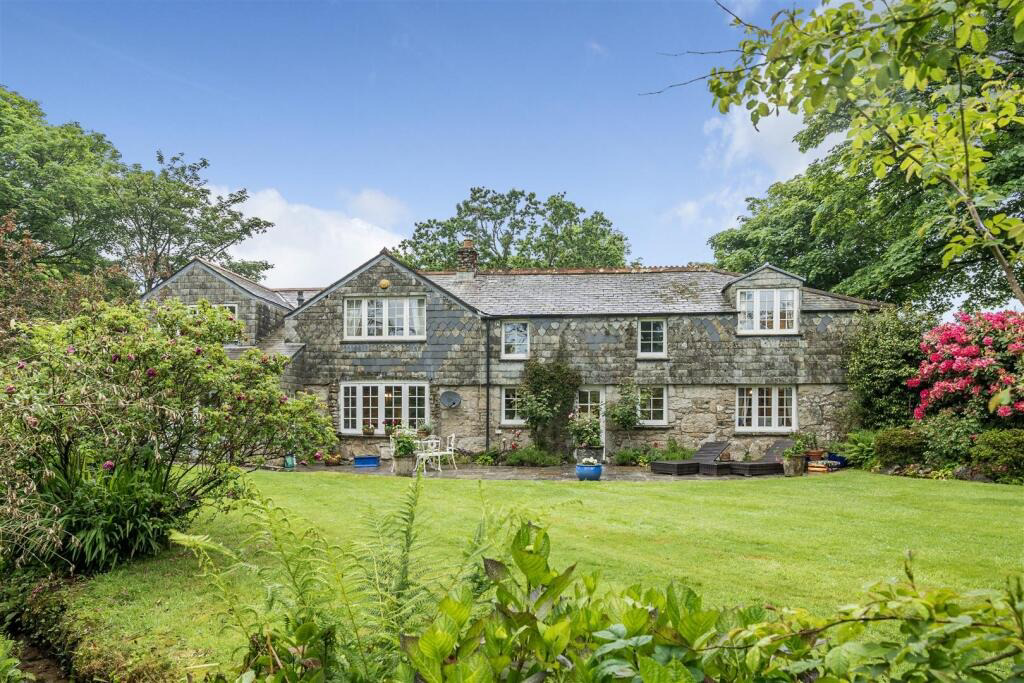Beautiful character property with large gardens, Wendron Nr Helston, photo 8