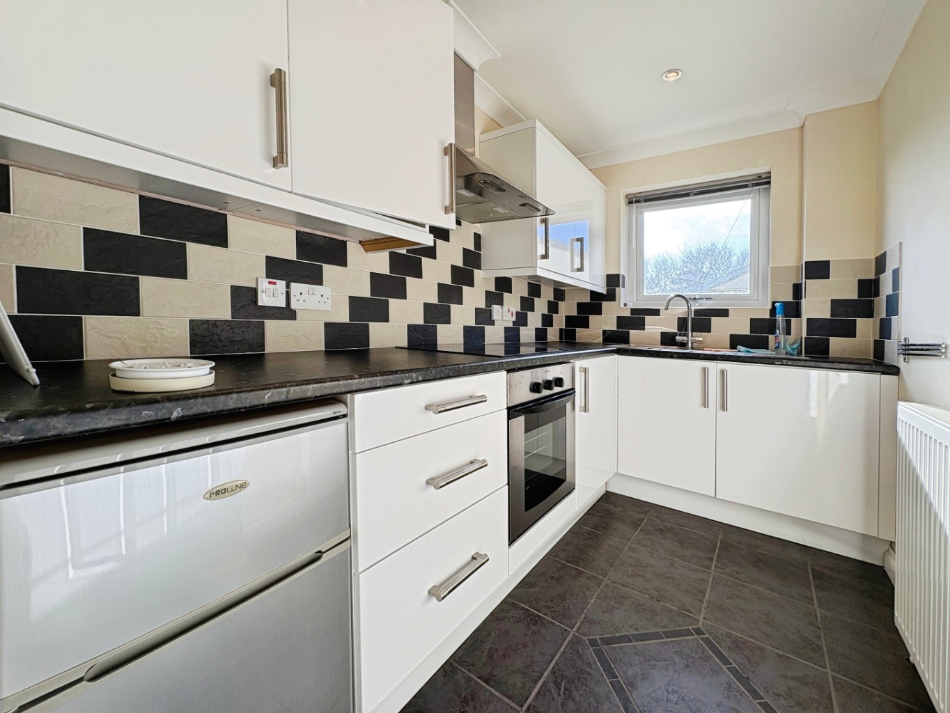 The Lizard, Versatile bungalow with no chain, photo 12