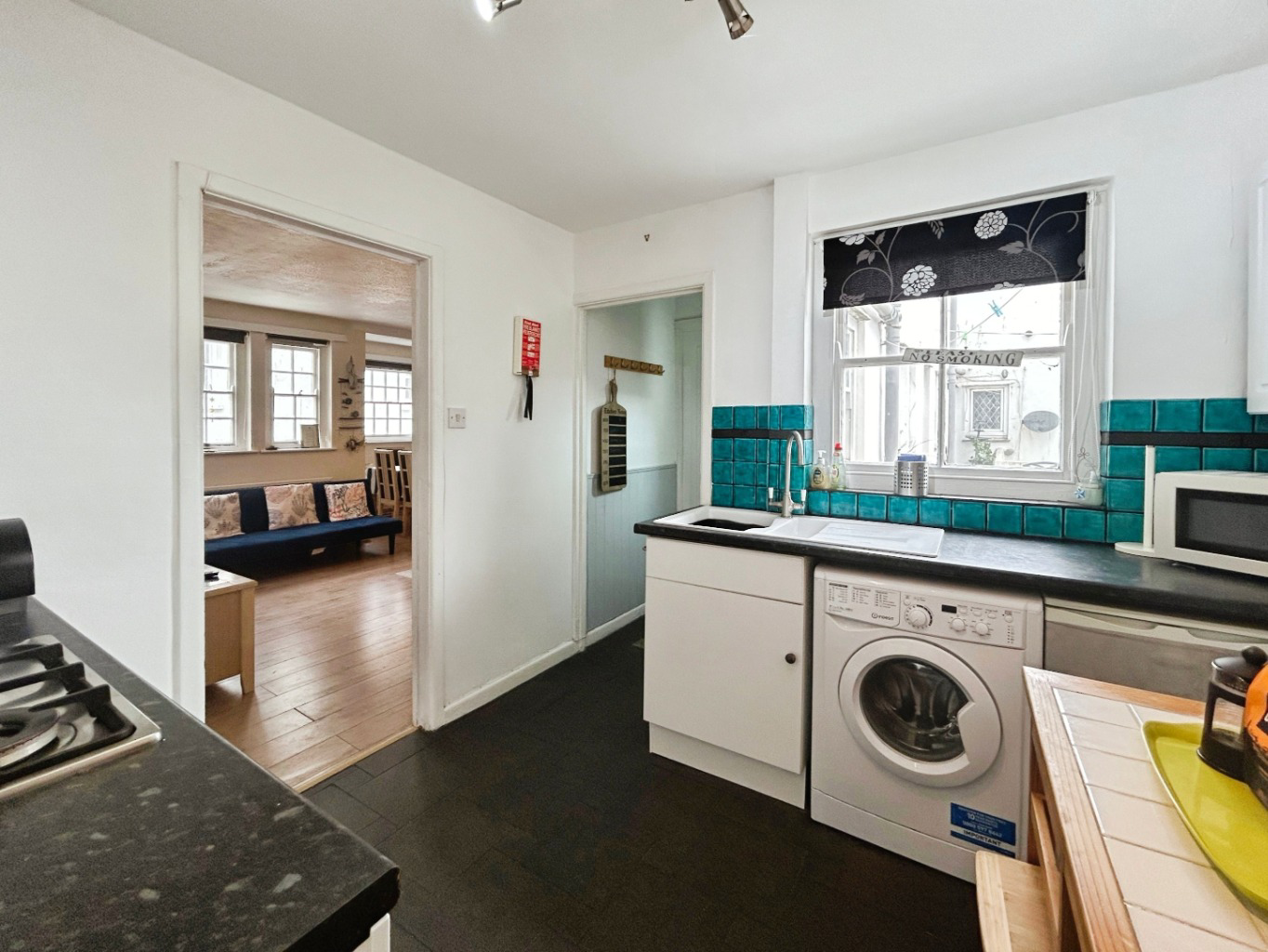 St. Ives, Three bed maisonette in prime location, photo 3