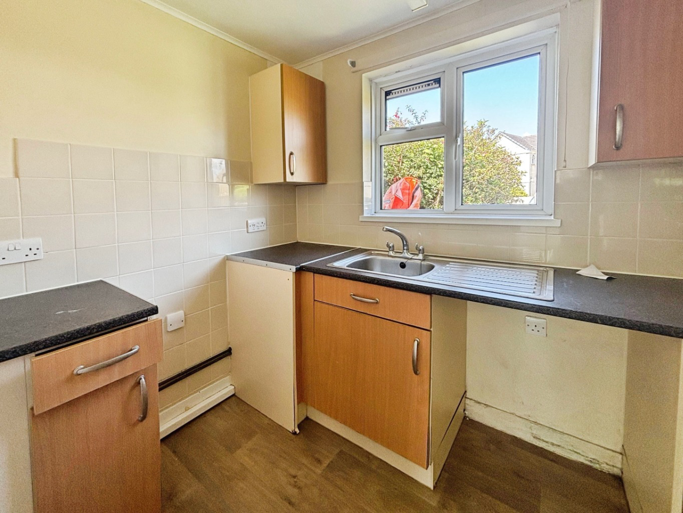The Lizard, One bed bungalow with no chain, photo 4