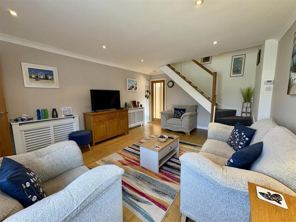 Helston, Ideal first home in sought-after location, photo 2