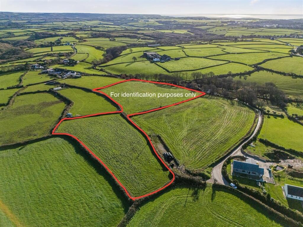 Wendron, Charming home with approx 6.37 acres, photo 9