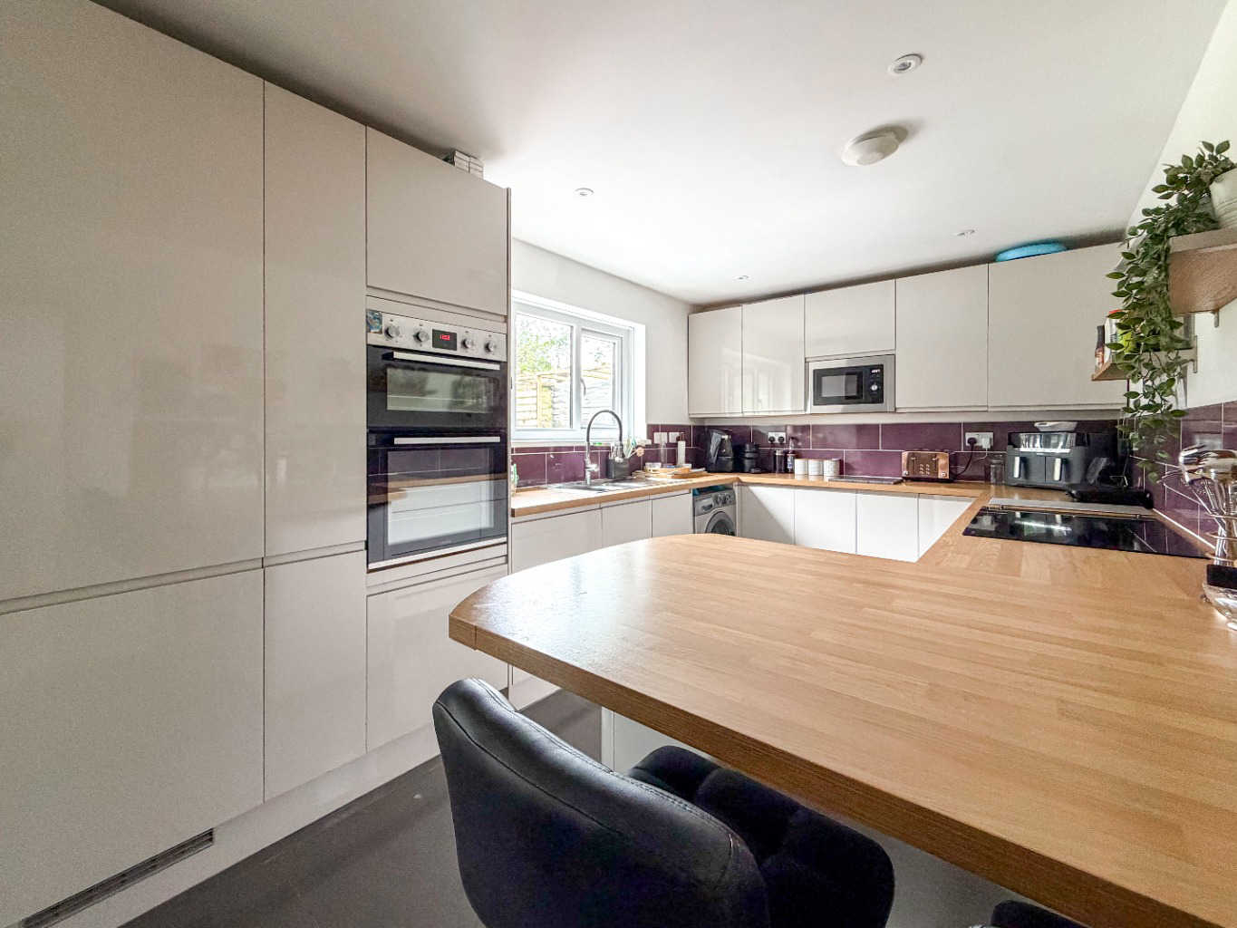 Horsedowns, Spcacious and versatile five bed bungalow, photo 6