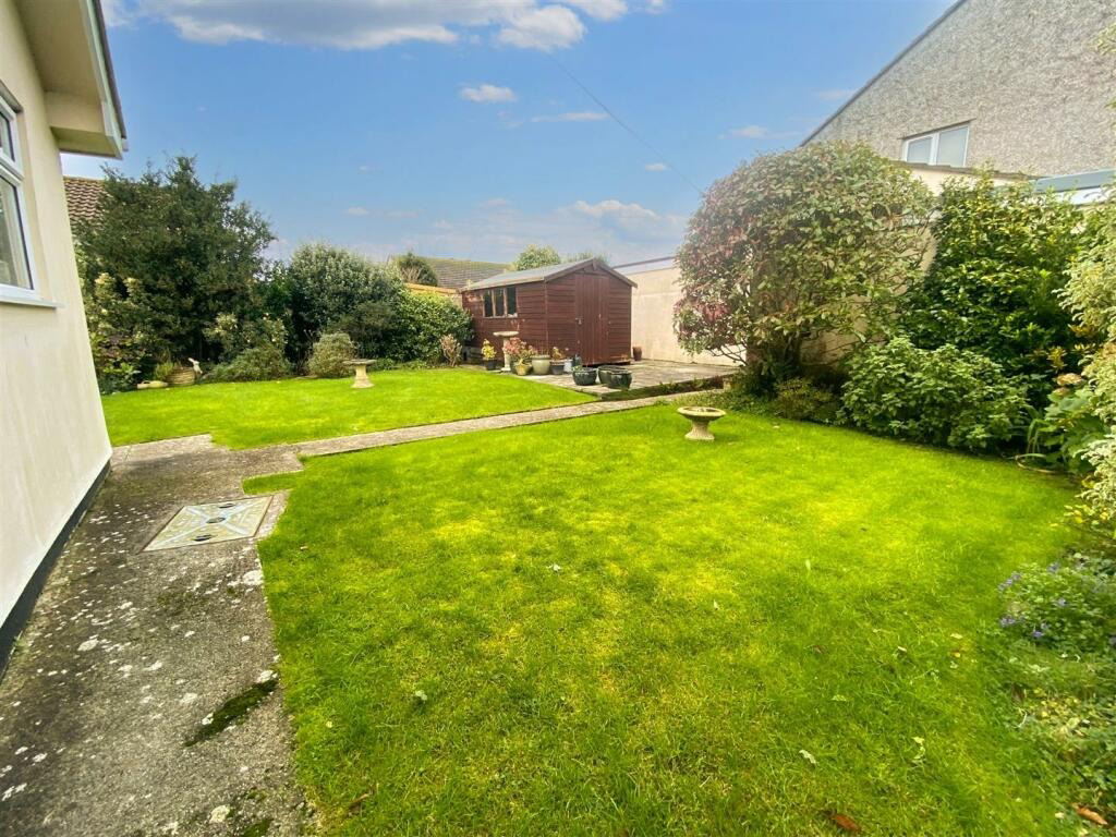 Helston, Spacious detached bungalow, photo 22