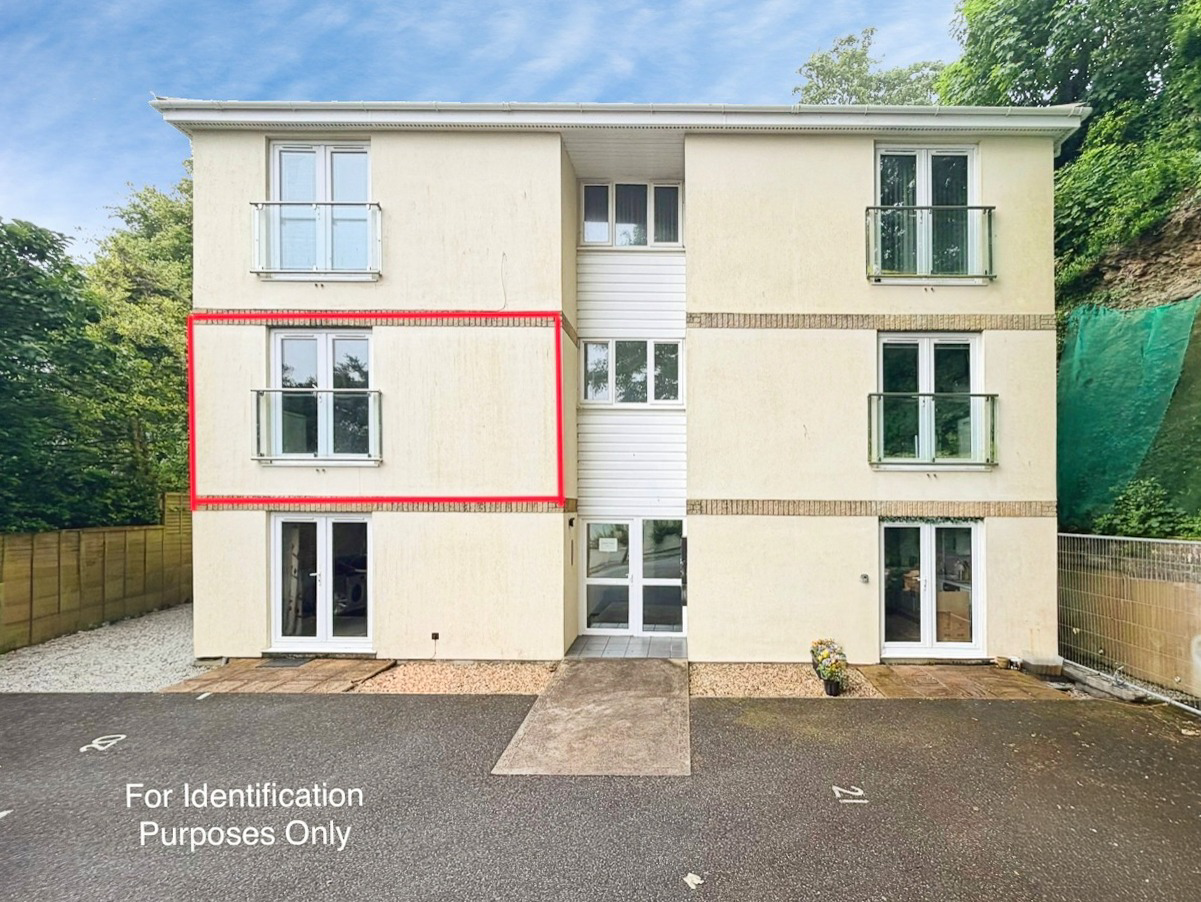 Helston, Flat close to town centre