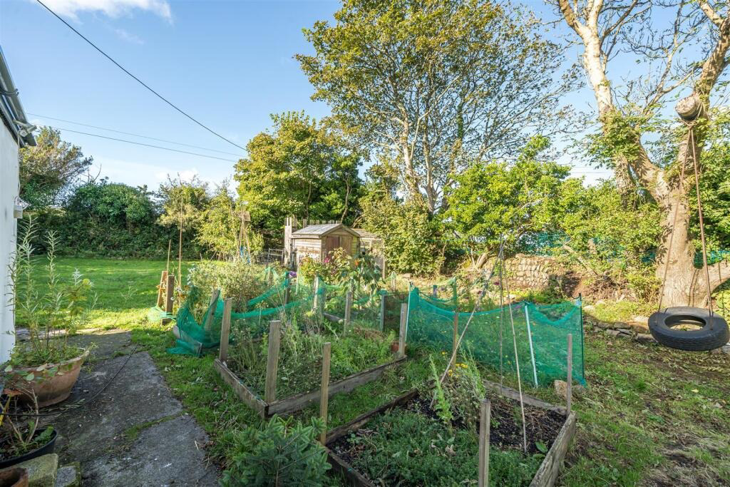 Beacon, Charming semi-detached cottage with land, photo 17
