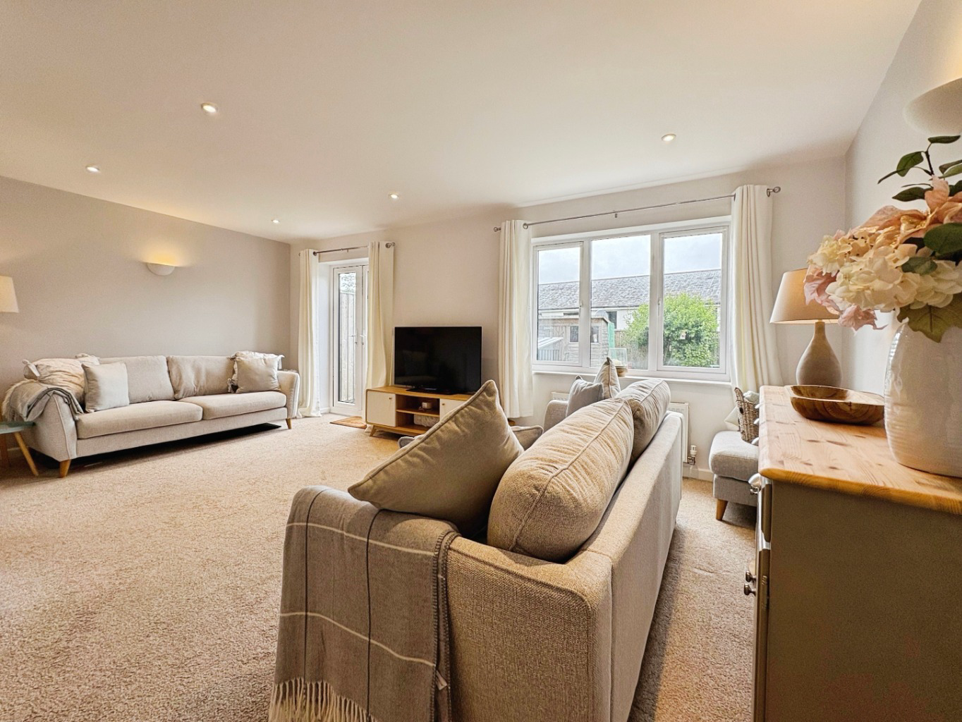 Redruth, Modern family home, photo 4
