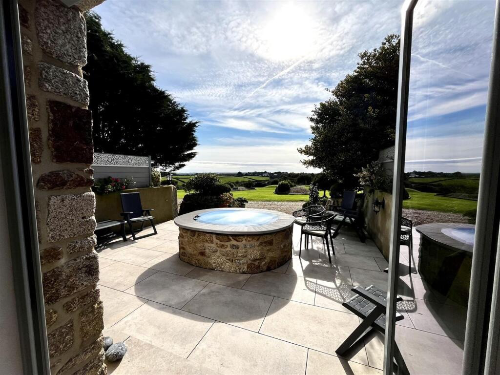 Large family home with stunning views - Coverack Bridges, photo 17