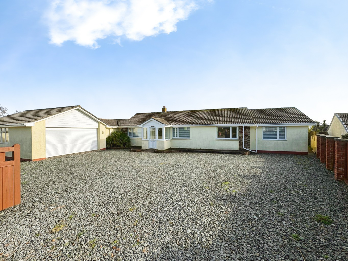 The Lizard, Versatile bungalow with no chain