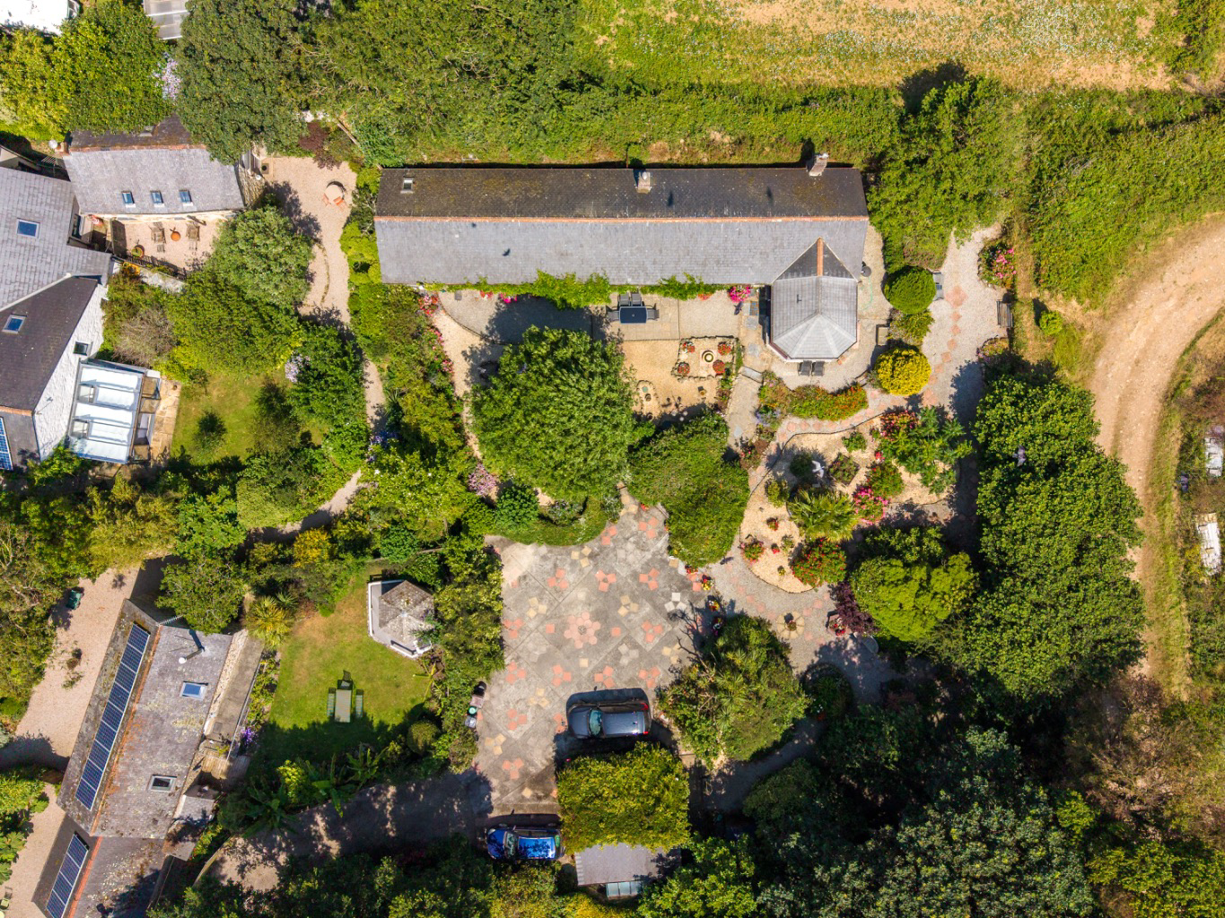 Near Goldsithney, Barn conversion in rural setting, photo 4