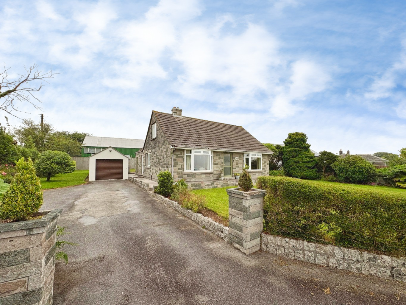 Trevenen Bal, Versatile home in peaceful setting